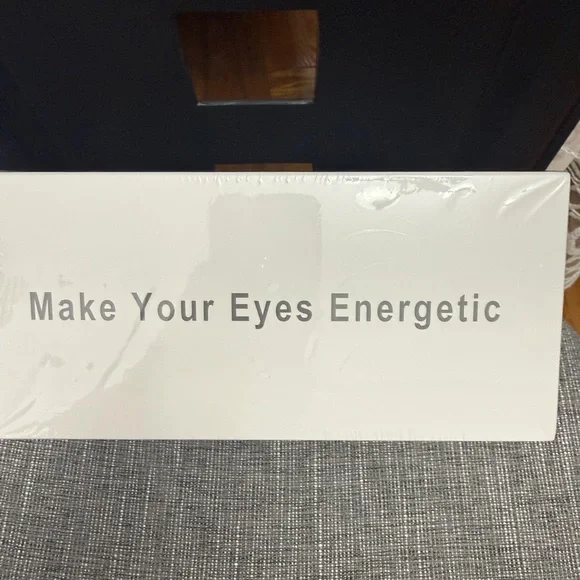 White Eye Massager - Picture 2 of 5